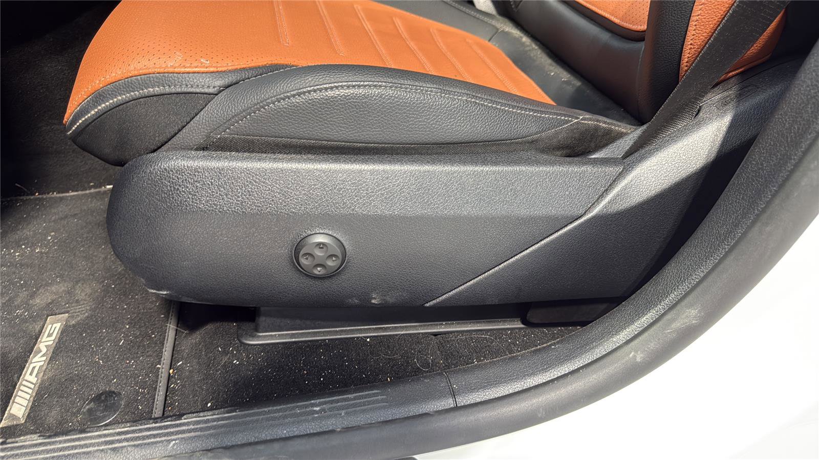 Used 2025 Mercedes-Benz GLC 300 4MATIC image 25