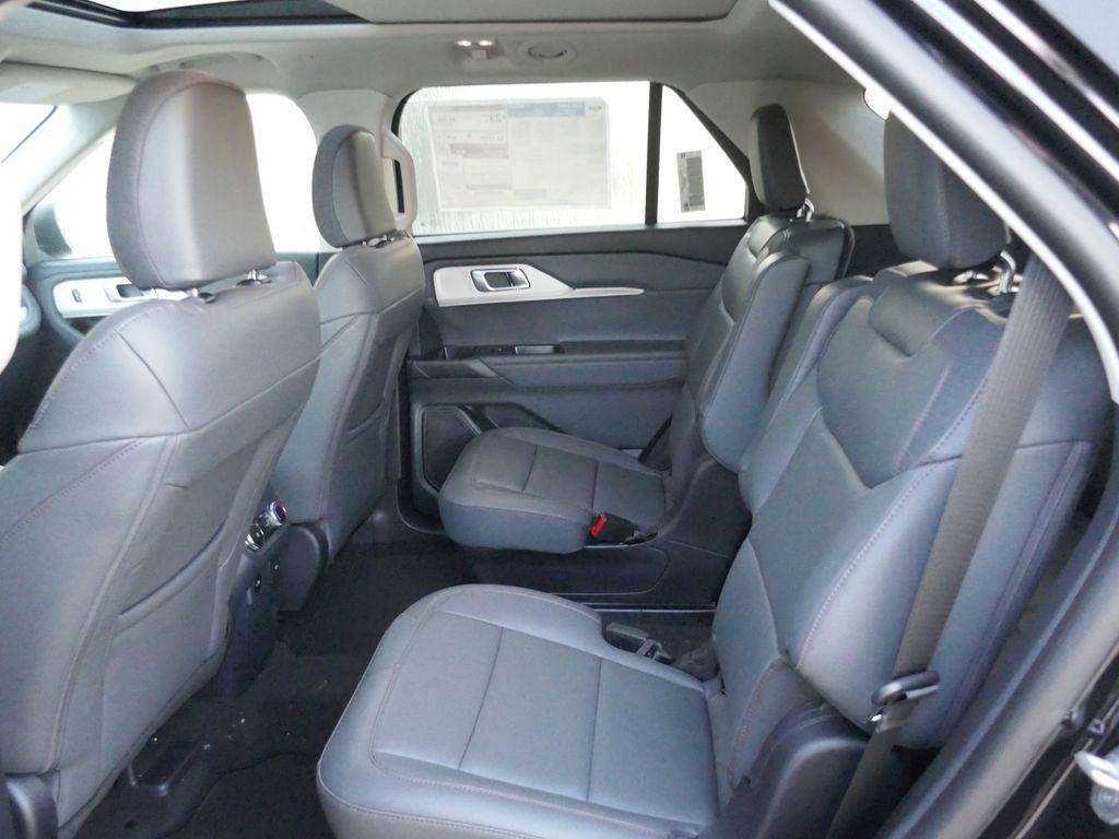 New 2026 Ford Explorer Active image 15