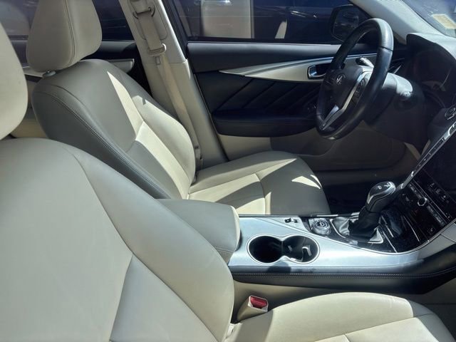 Used 2020 INFINITI Q50 Luxe w/ Essential Package (3.0T Luxe) AWD/4WD image 2