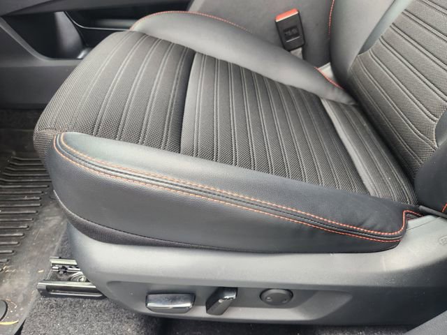 Used 2025 Nissan Rogue SV AWD/4WD image 19