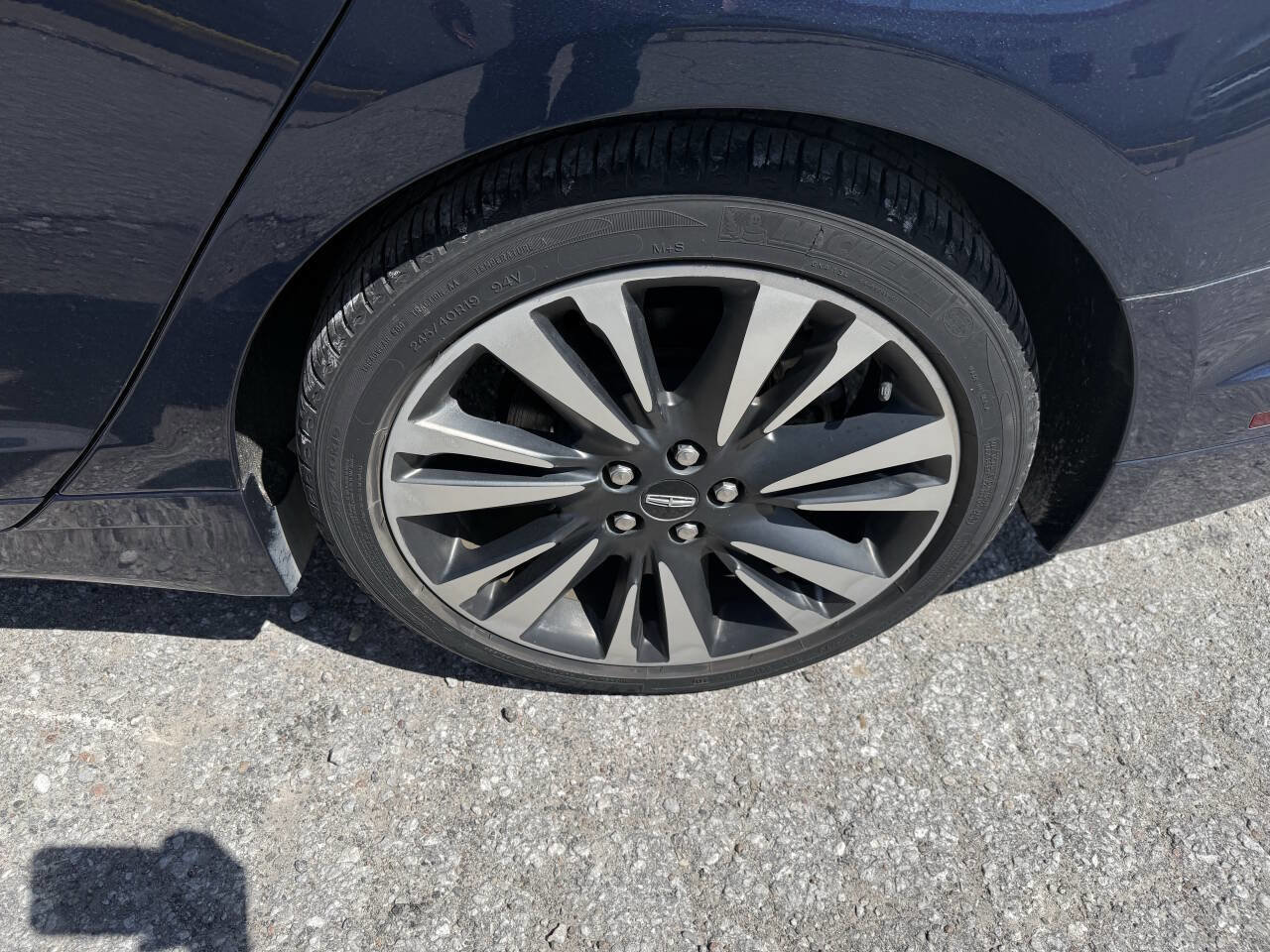 Used 2017 Lincoln MKZ Reserve FWD image 10