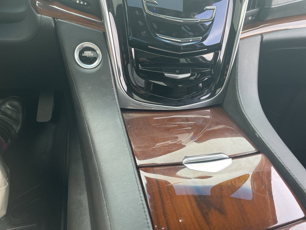 Used 2018 Cadillac Escalade ESV Luxury AWD/4WD image 15