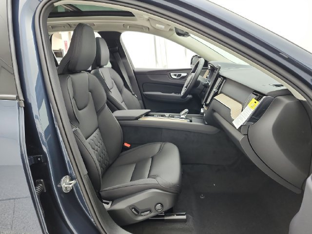 New 2027 Volvo XC60 T8 Plus AWD/4WD image 26