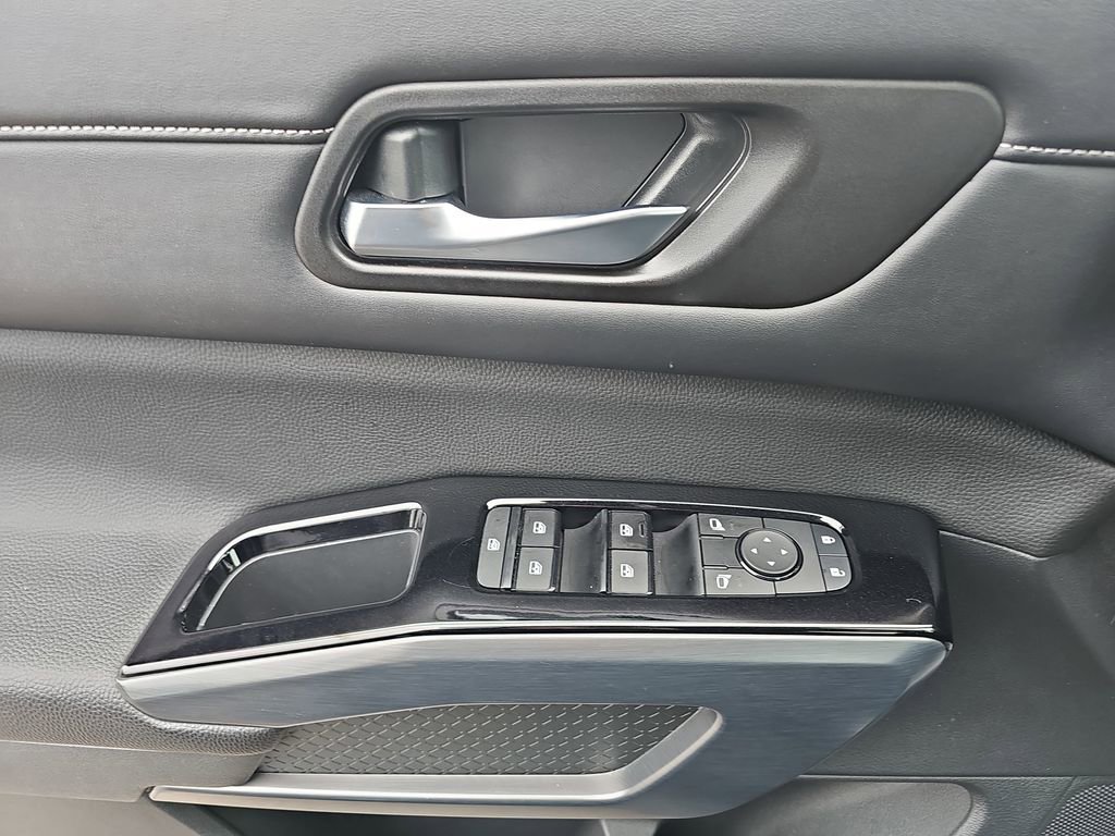 Used 2023 Nissan Pathfinder SL w/ SL Premium Package image 33