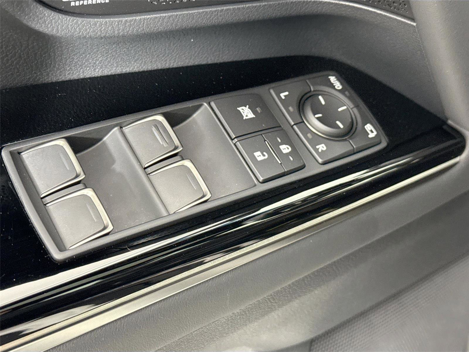 Used 2024 Lexus LX 600 F Sport image 29