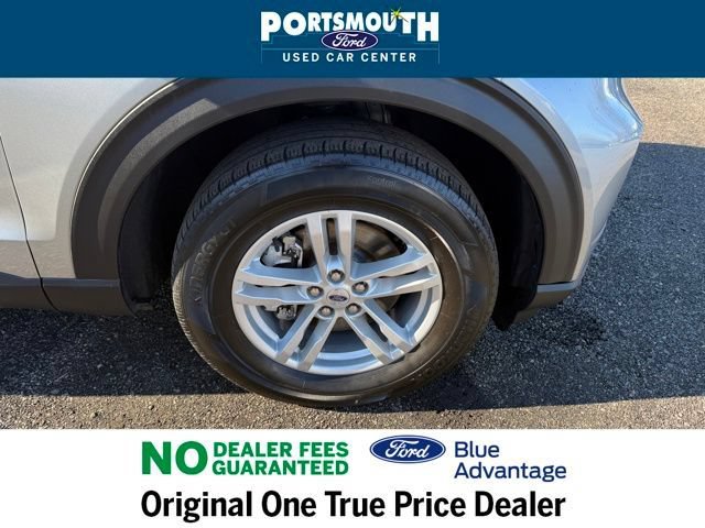 Used 2022 Ford Explorer XLT w/ Equipment Group 202A AWD/4WD image 40