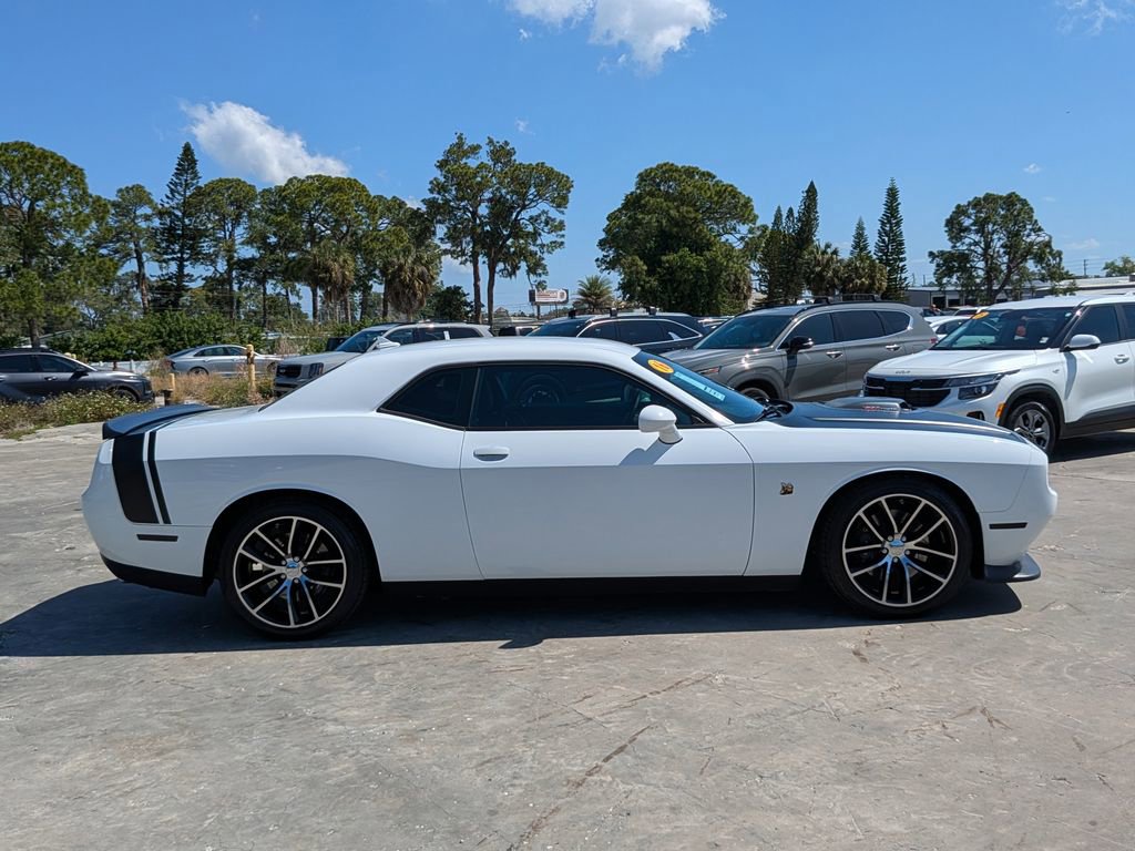 Used 2016 Dodge Challenger R/T Scat Pack RWD image 9