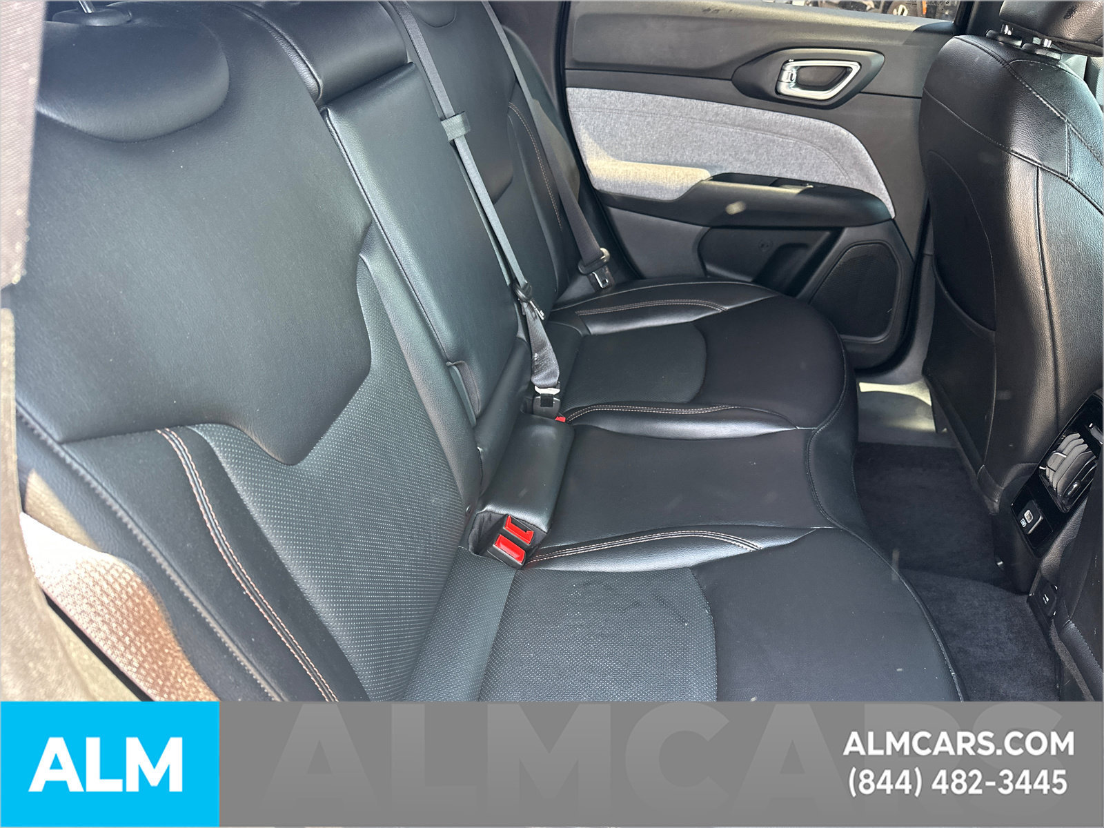 Used 2023 Jeep Compass Latitude AWD/4WD image 17