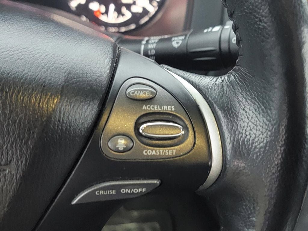 Used 2020 Nissan Pathfinder Platinum image 17