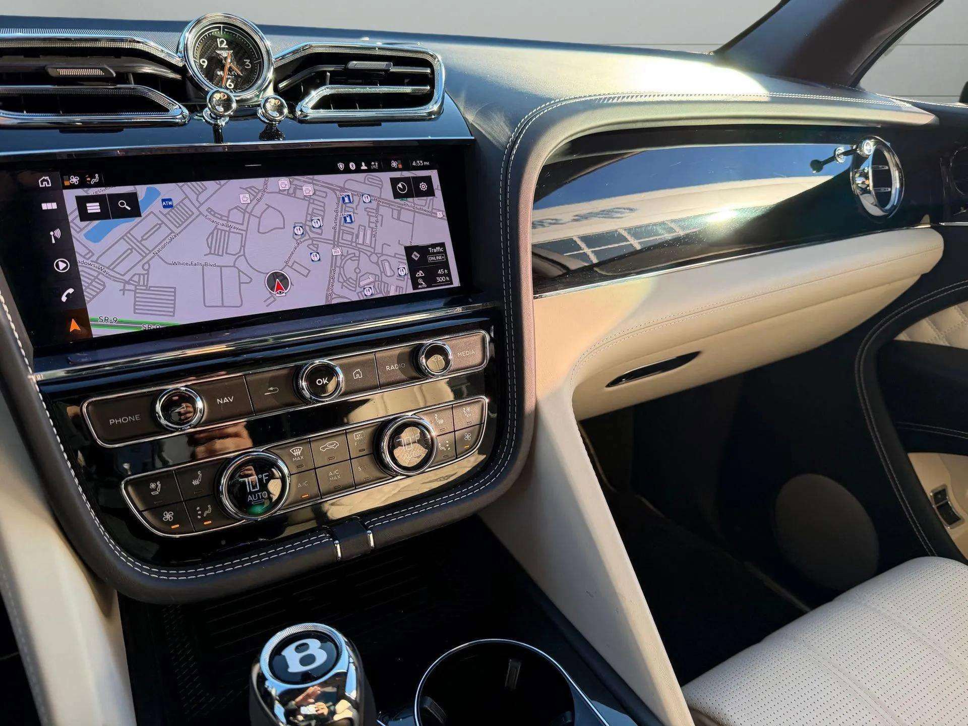 Certified 2022 Bentley Bentayga image 44