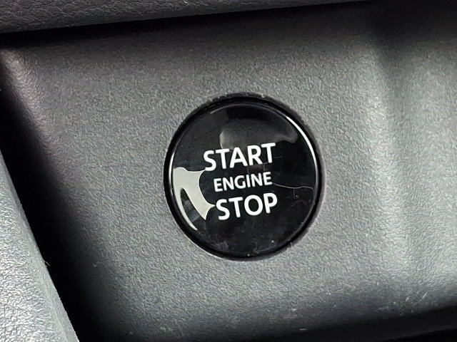 Used 2025 Nissan Rogue SV AWD/4WD image 25
