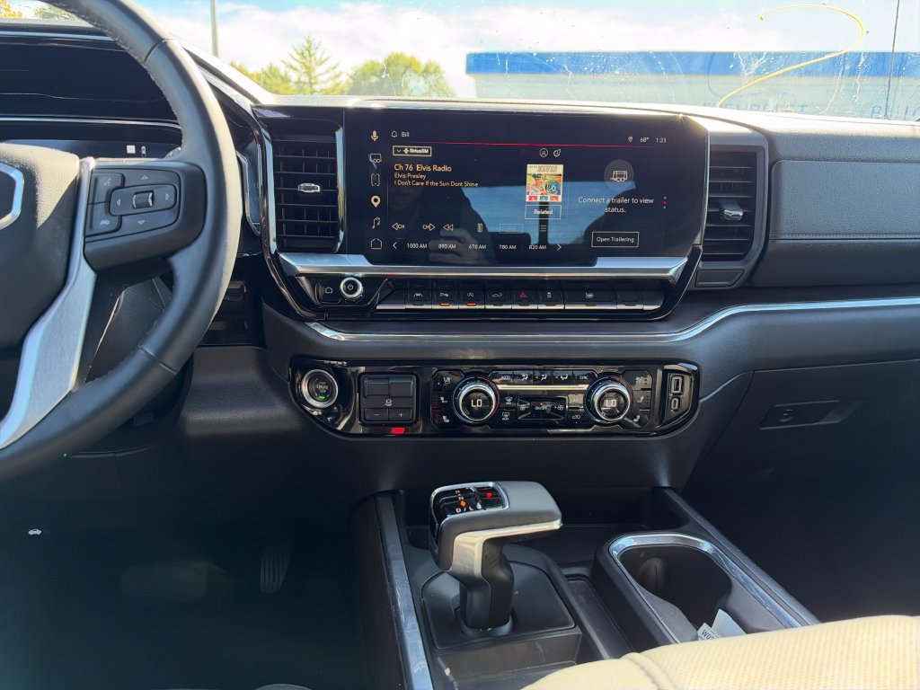 Used 2023 GMC Sierra 1500 SLT w/ SLT Premium Plus Package AWD/4WD image 23