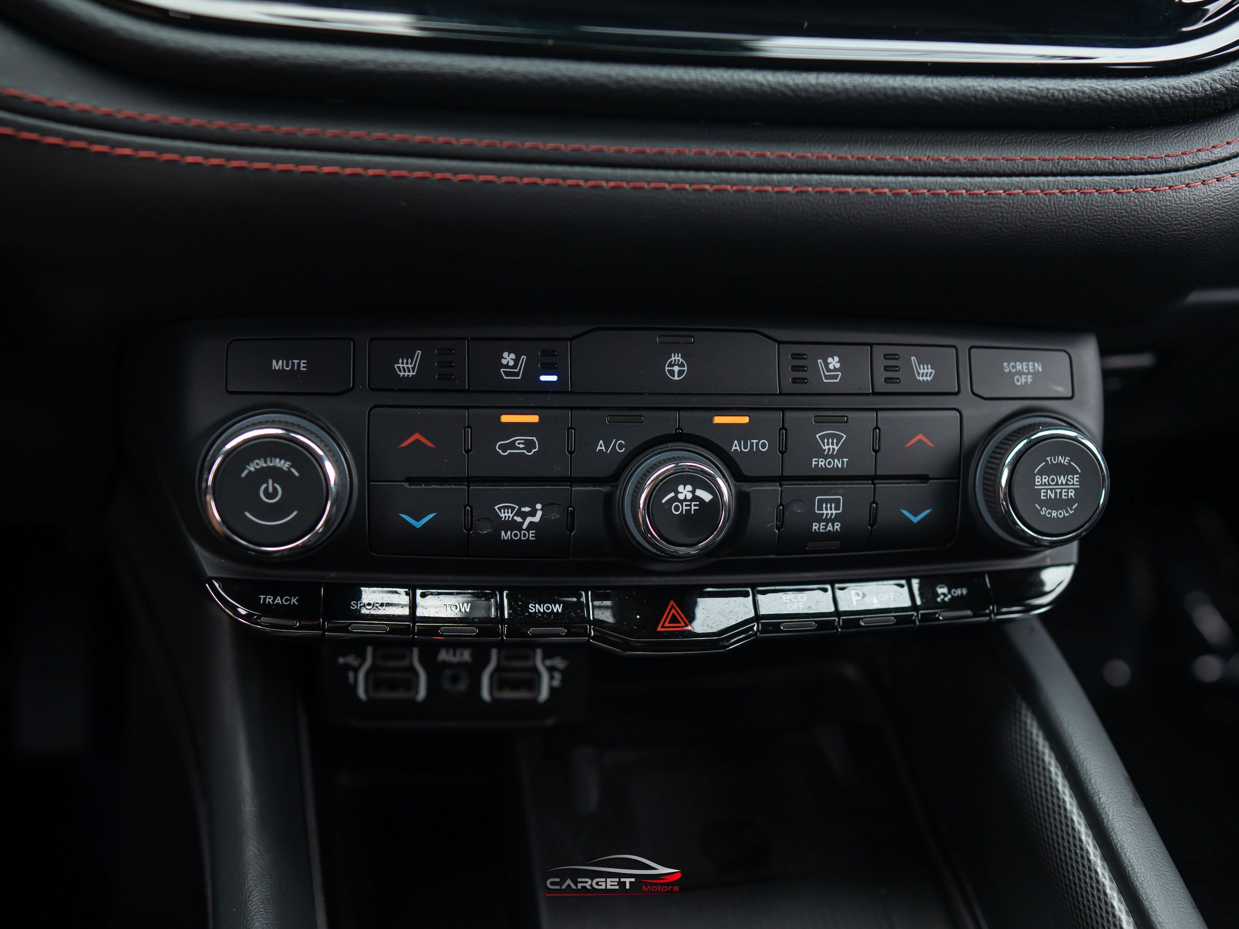 Used 2023 Dodge Durango R/T w/ Tow 'N Go Package AWD/4WD image 35