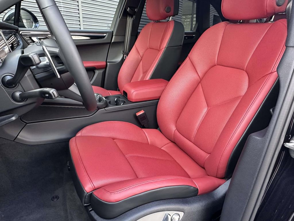 New 2026 Porsche Macan S image 5