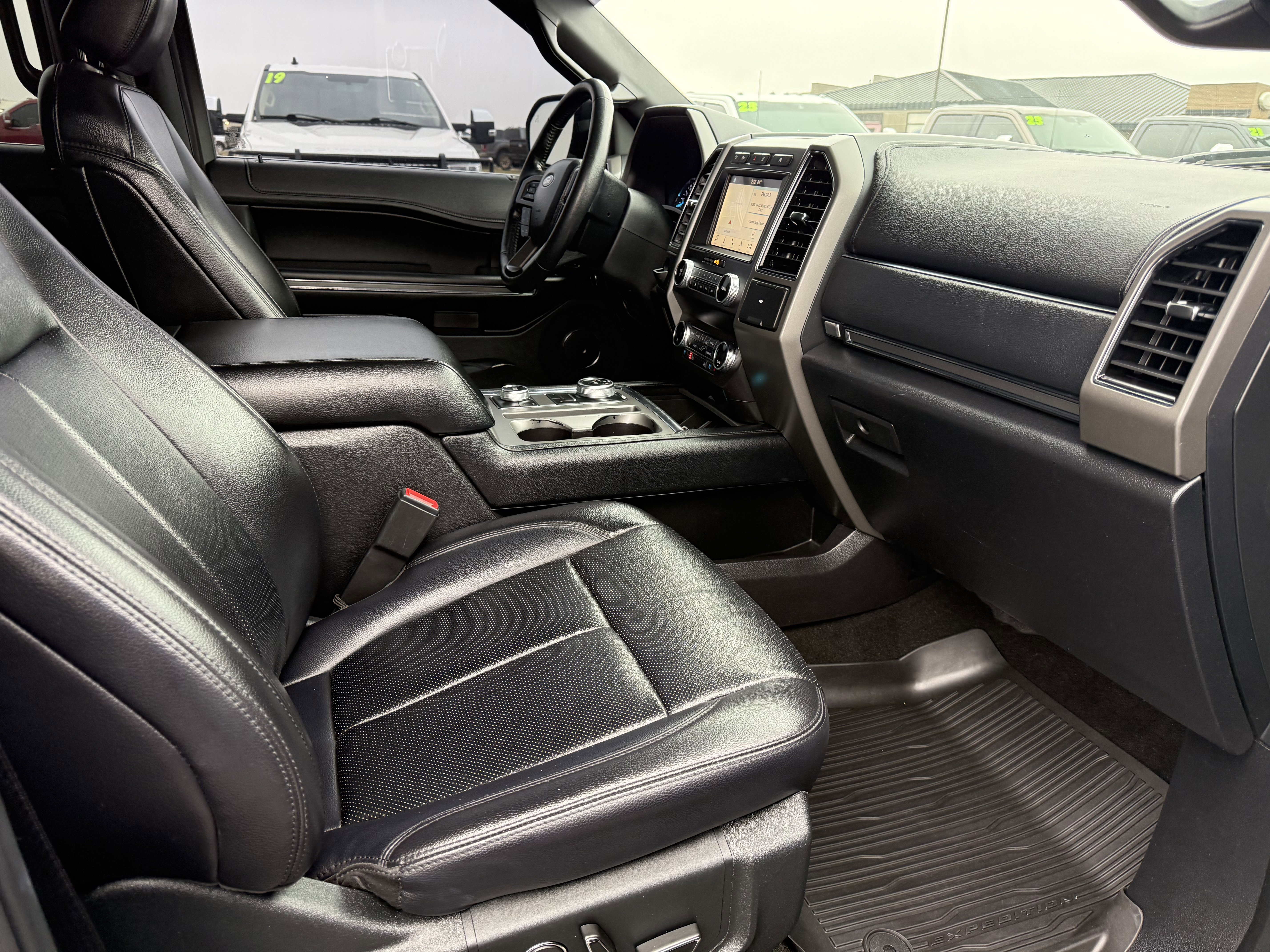 Used 2019 Ford Expedition XLT w/ Equipment Group 202A image 10
