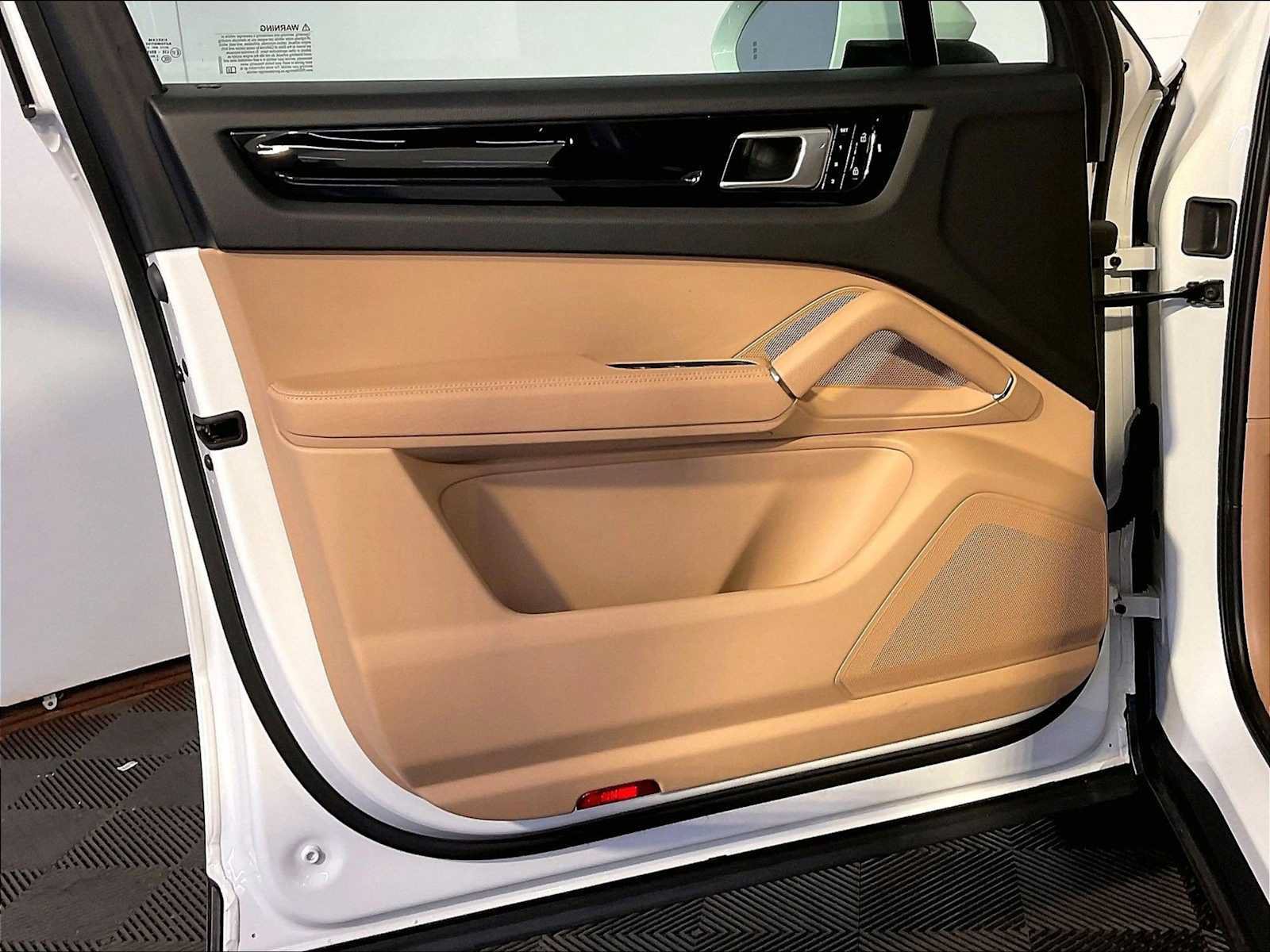 Certified 2021 Porsche Cayenne AWD/4WD image 25