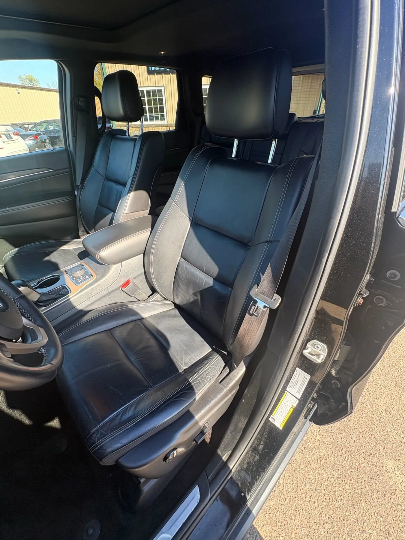 Used 2017 Jeep Grand Cherokee Limited AWD/4WD image 14