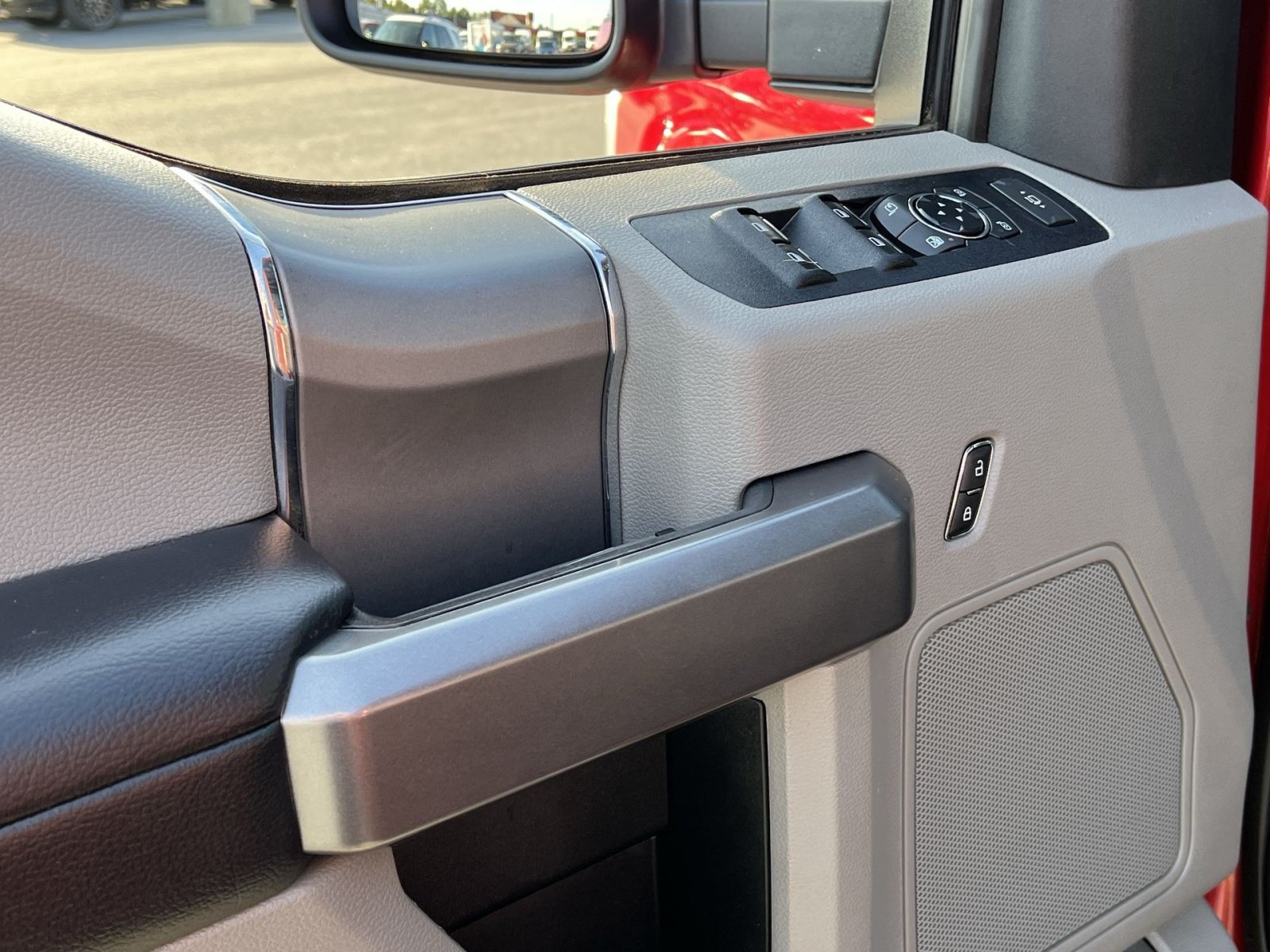 Certified 2021 Ford F250 XLT w/ XLT Premium Package AWD/4WD image 15