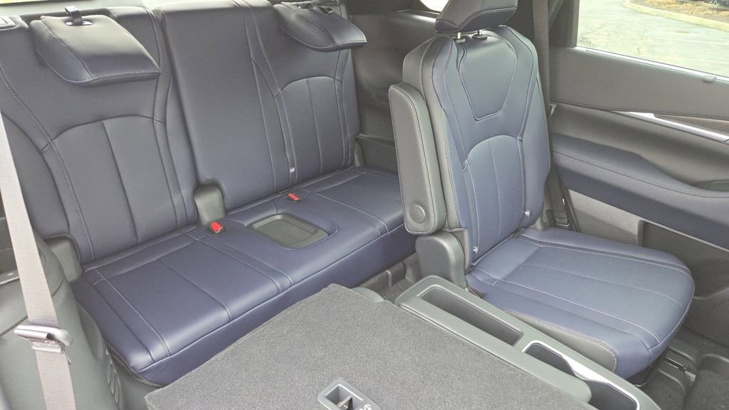 New 2026 INFINITI QX60 Sport w/ Dark Cargo Package image 33