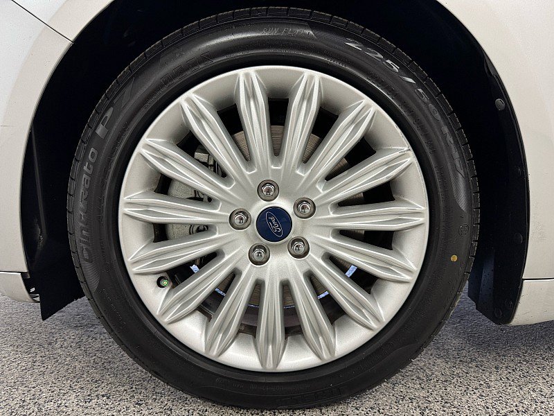 Used 2013 Ford Fusion Energi SE w/ Driver Assist Pkg FWD image 23