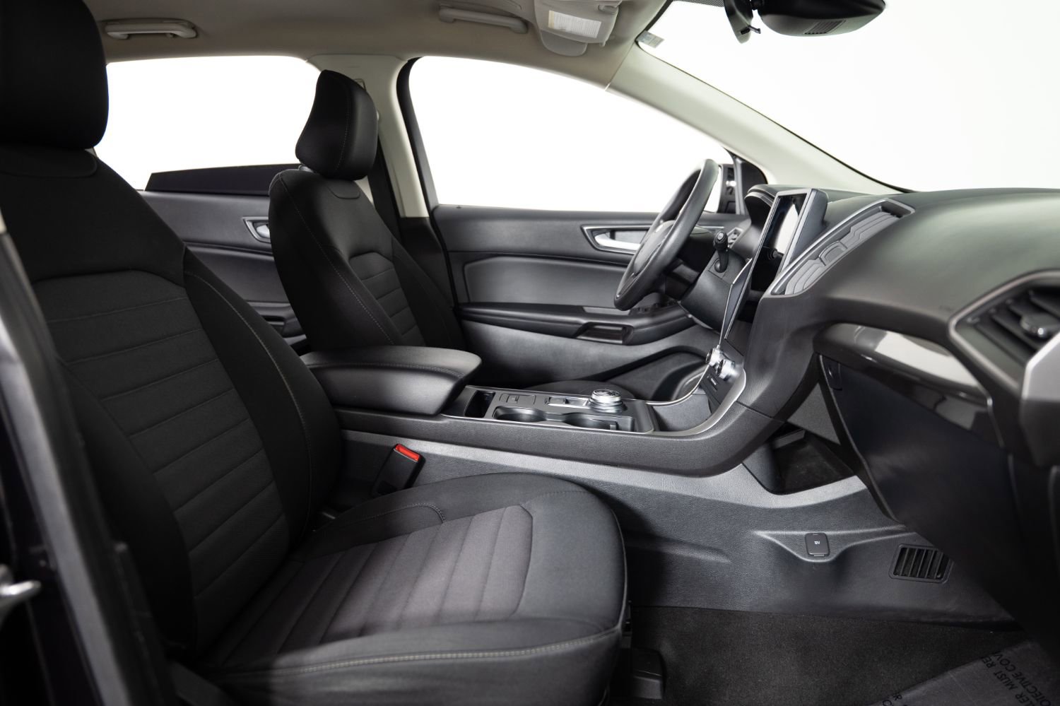 Used 2022 Ford Edge SE w/ Black Appearance Package image 28