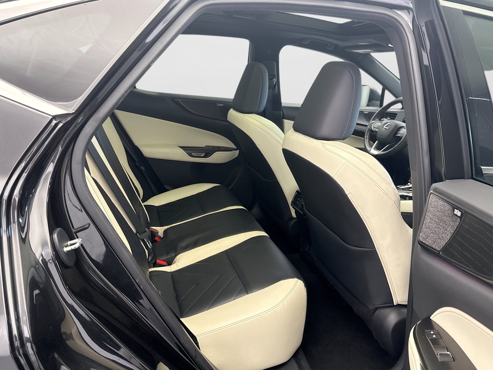 Used 2024 Lexus NX 350 AWD w/ Vision Package image 19