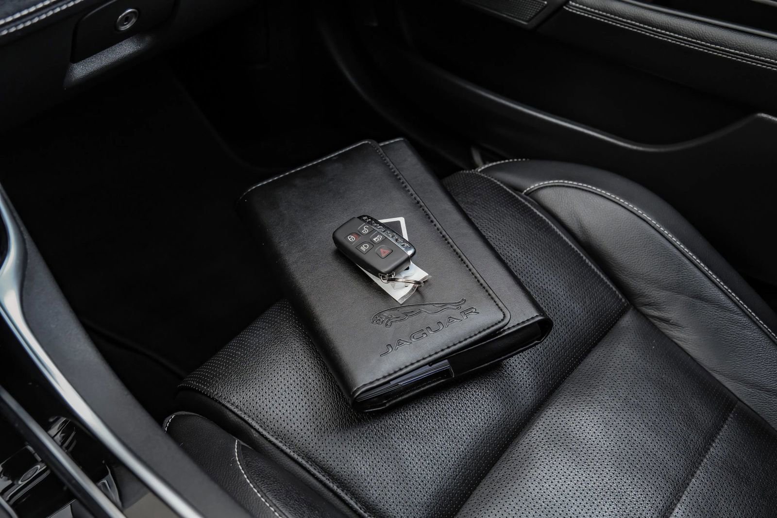 Used 2019 Jaguar XE S image 76