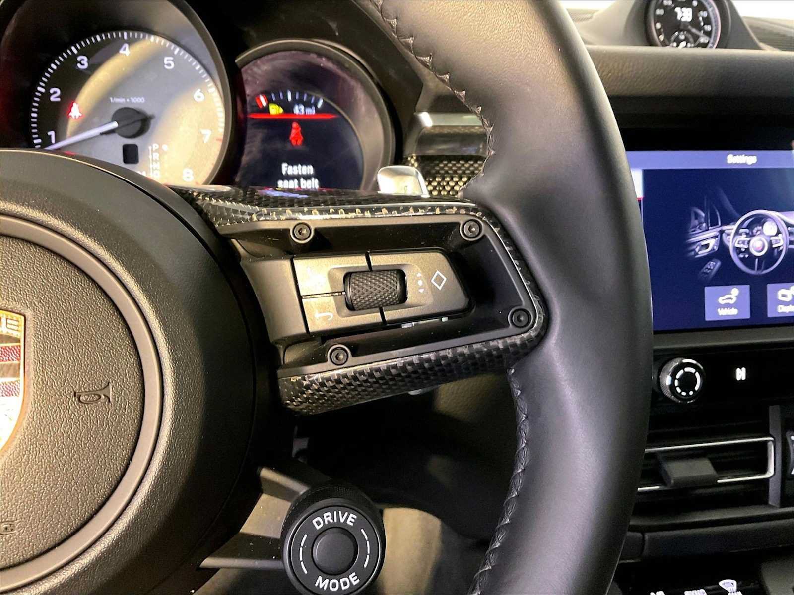 Certified 2024 Porsche Macan S AWD/4WD image 28