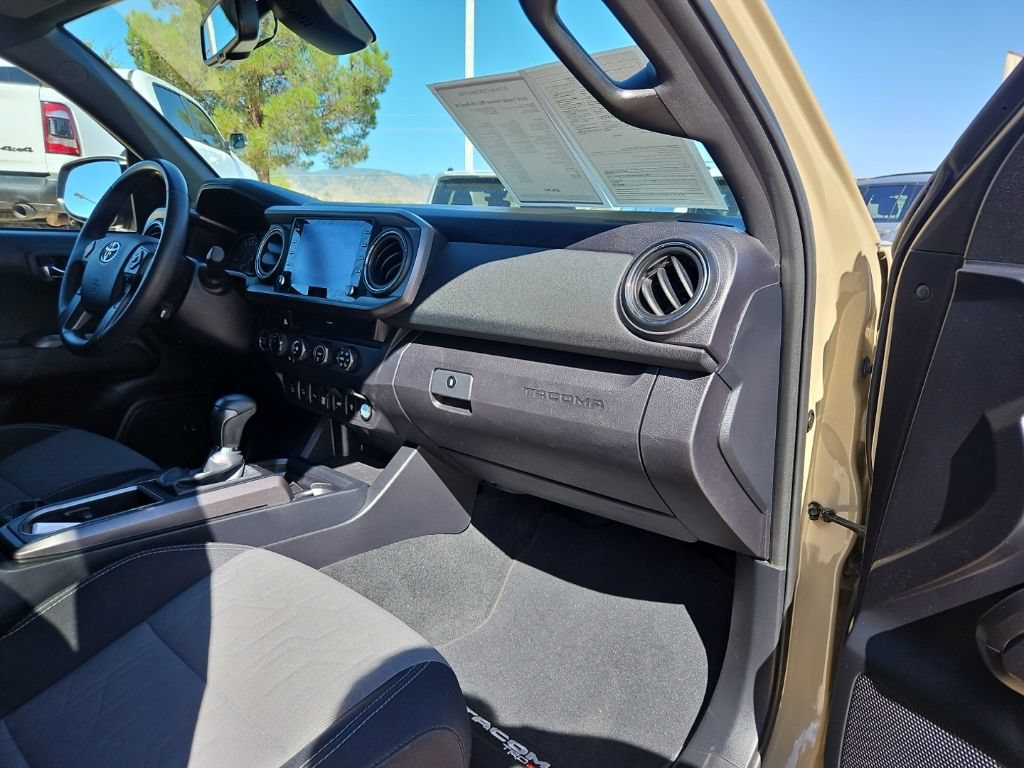 Used 2020 Toyota Tacoma TRD Off-Road w/ Technology Package AWD/4WD image 22