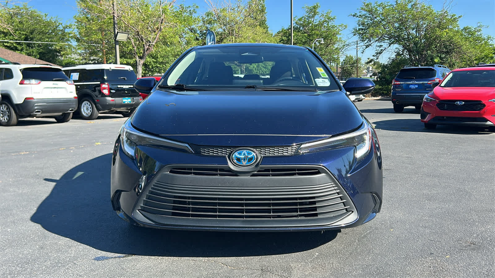 Used 2025 Toyota Corolla LE FWD image 2