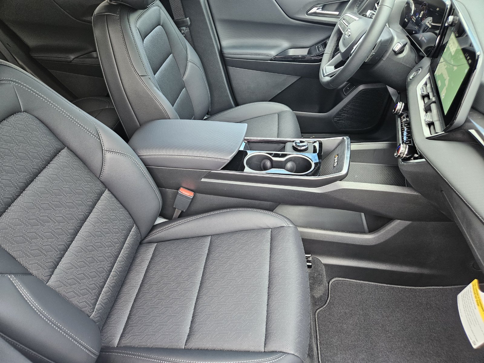 New 2027 Chevrolet Equinox LT w/ Convenience Package II FWD image 15