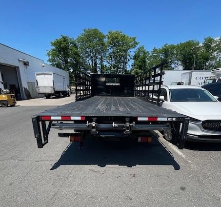 Used 2023 Isuzu NPR RWD image 3
