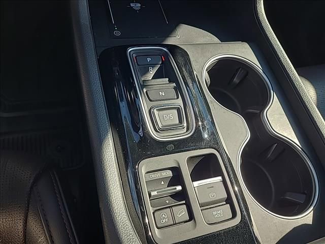 Used 2025 Honda Pilot Black Edition image 17