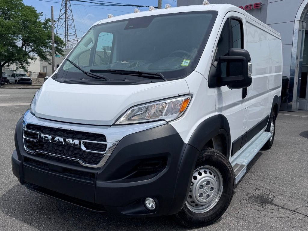Used 2025 RAM ProMaster 2500 w/ U-Haul Equipment Group FWD image 3