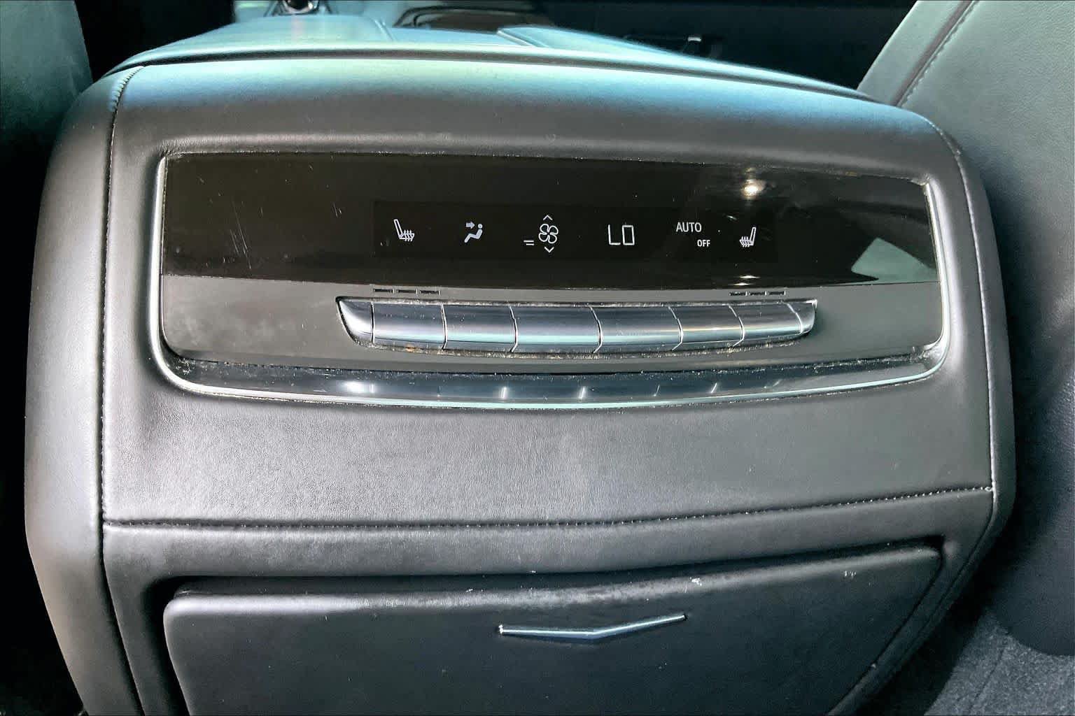 Used 2021 Cadillac Escalade ESV Sport Platinum AWD/4WD image 32