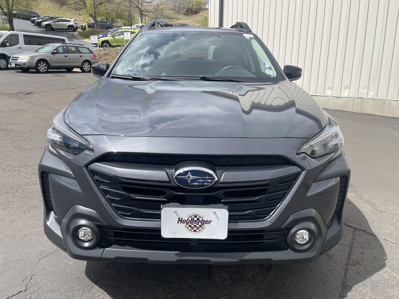 Certified 2025 Subaru Outback Premium w/ Popular Package #1 AWD/4WD image 2