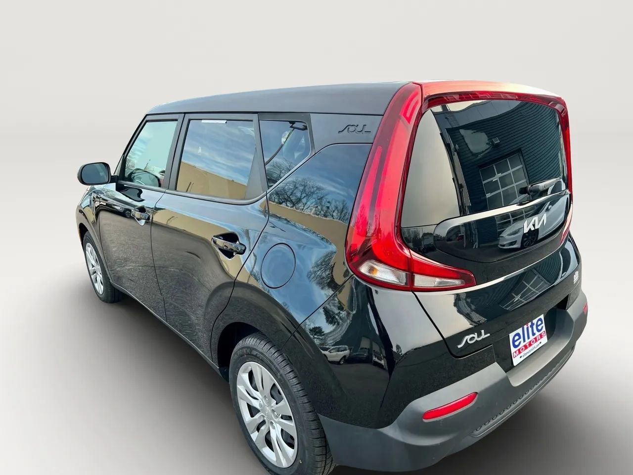 Used 2022 Kia Soul LX FWD image 12