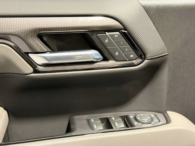 Used 2022 Chevrolet Silverado 1500 ZR2 w/ Technology Package image 17