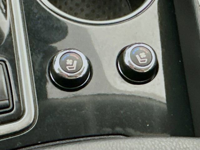 Used 2023 Nissan Maxima Platinum w/ Sport Mat Group FWD image 21