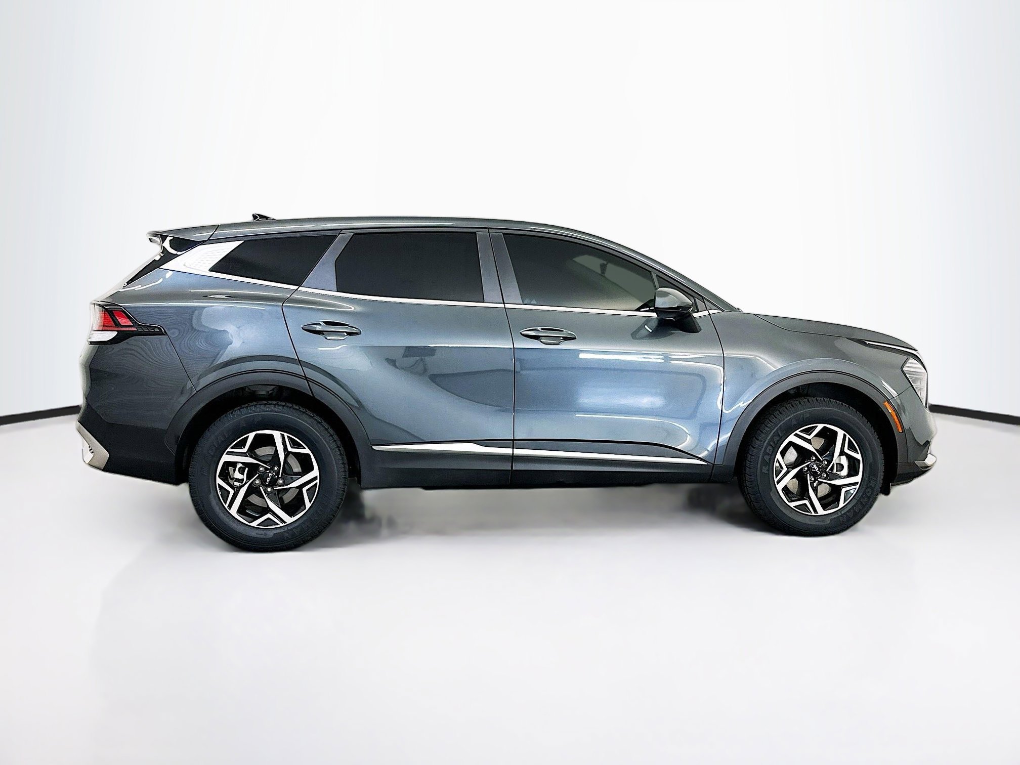 Used 2024 Kia Sportage LX image 10