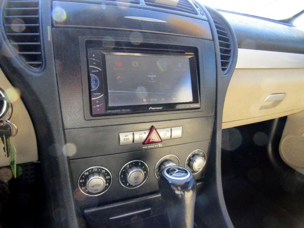 Used 2006 Mercedes-Benz SLK 350 image 16