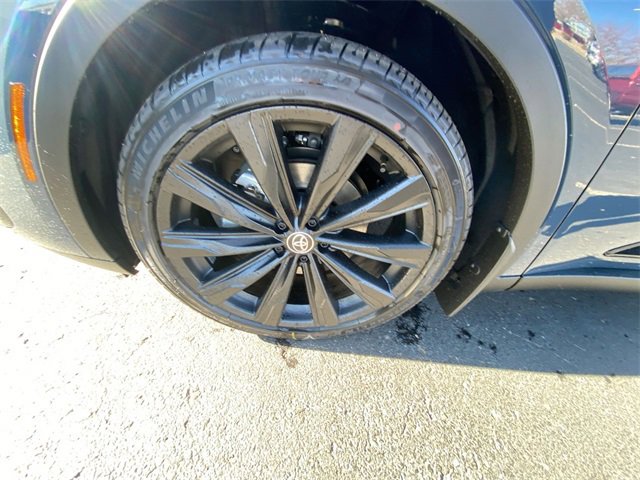 New 2026 Toyota Crown Nightshade image 10