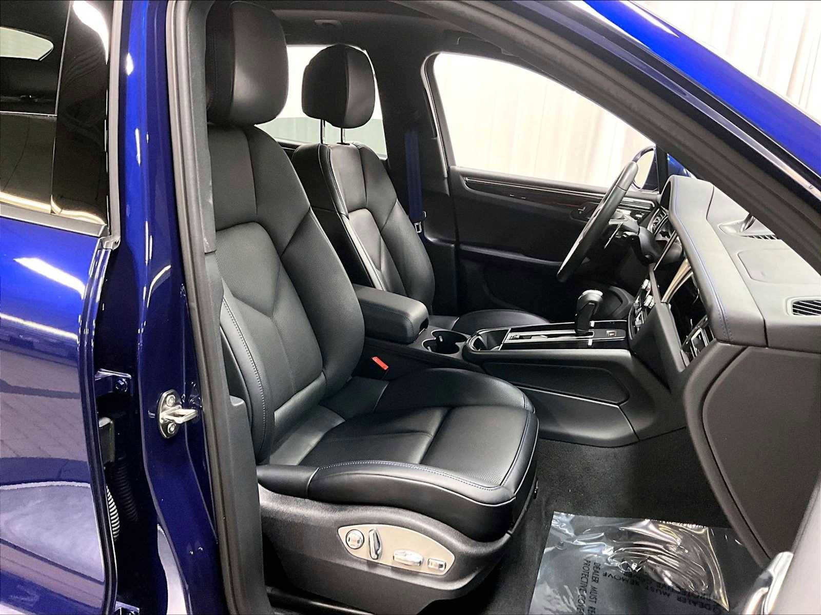 Used 2025 Porsche Macan image 30