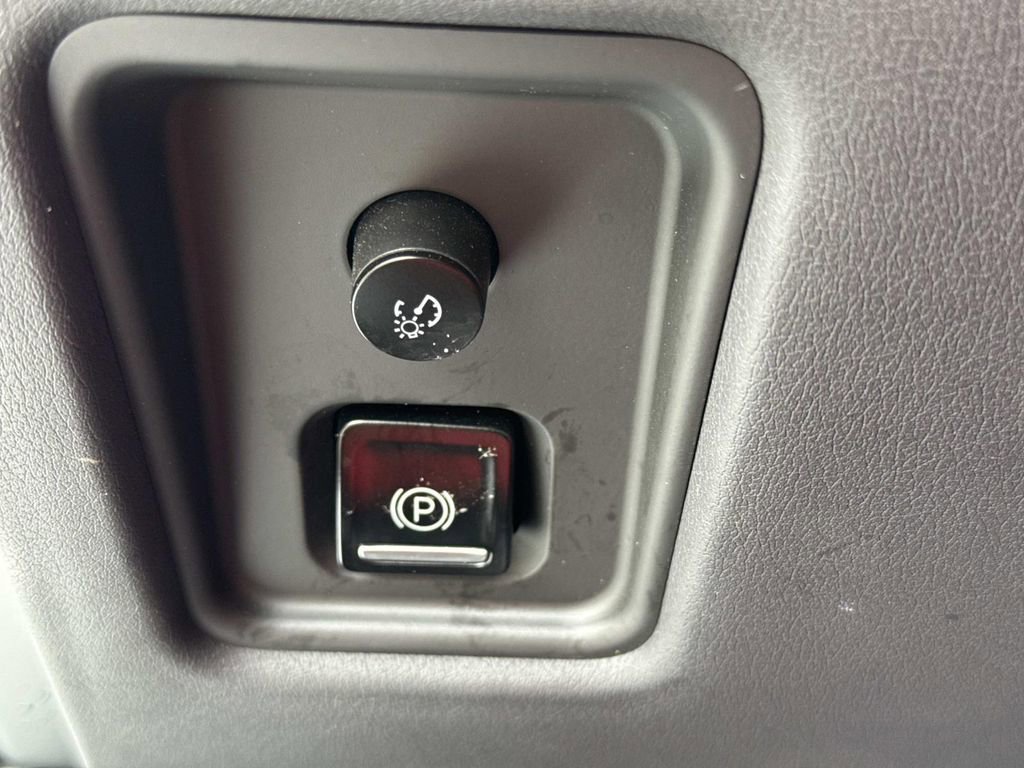 Used 2024 Chevrolet Corvette Stingray Preferred Cpe w/ Z51 Performance Package image 43