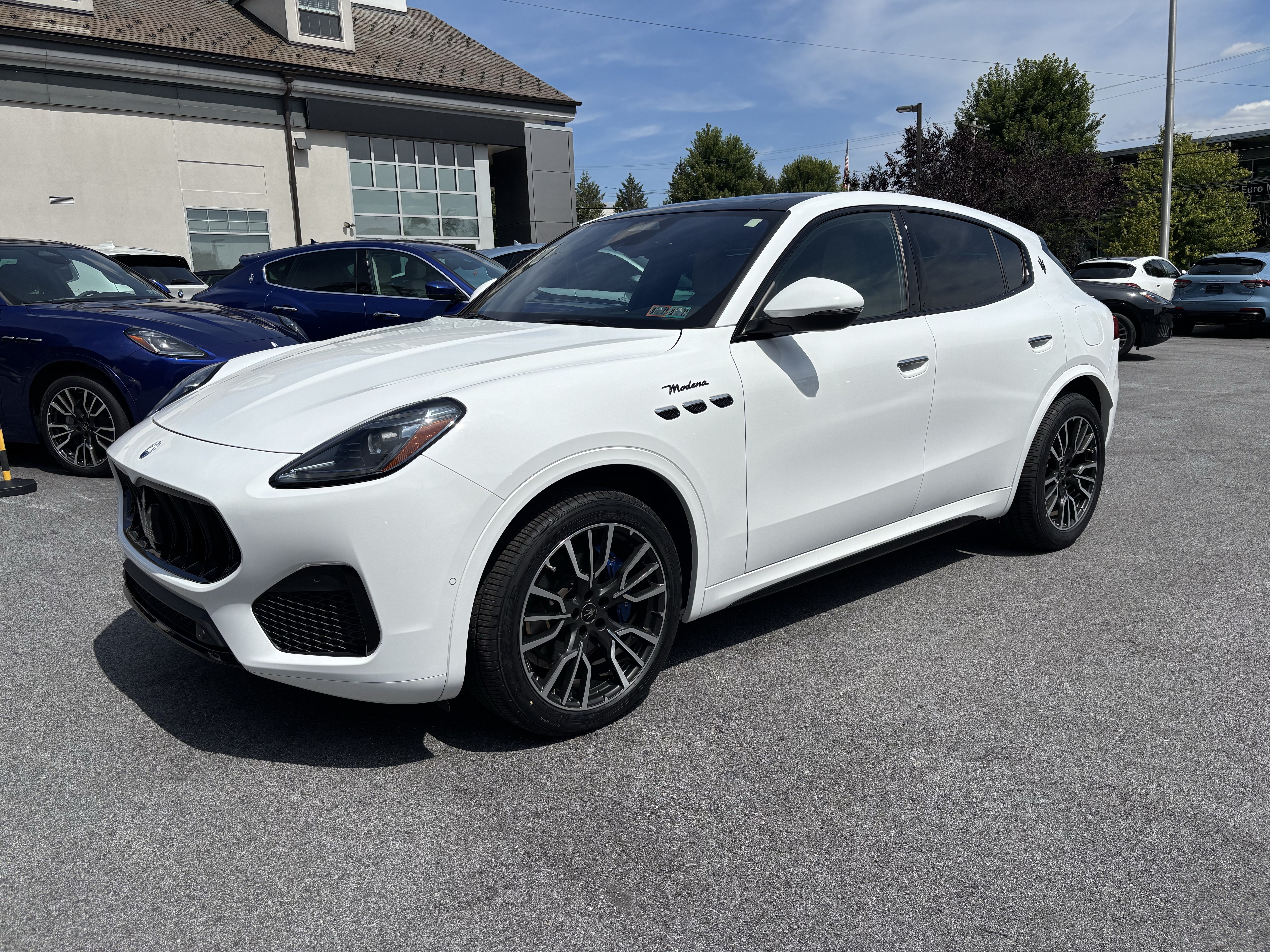 Used 2023 Maserati Grecale Modena AWD/4WD image 2