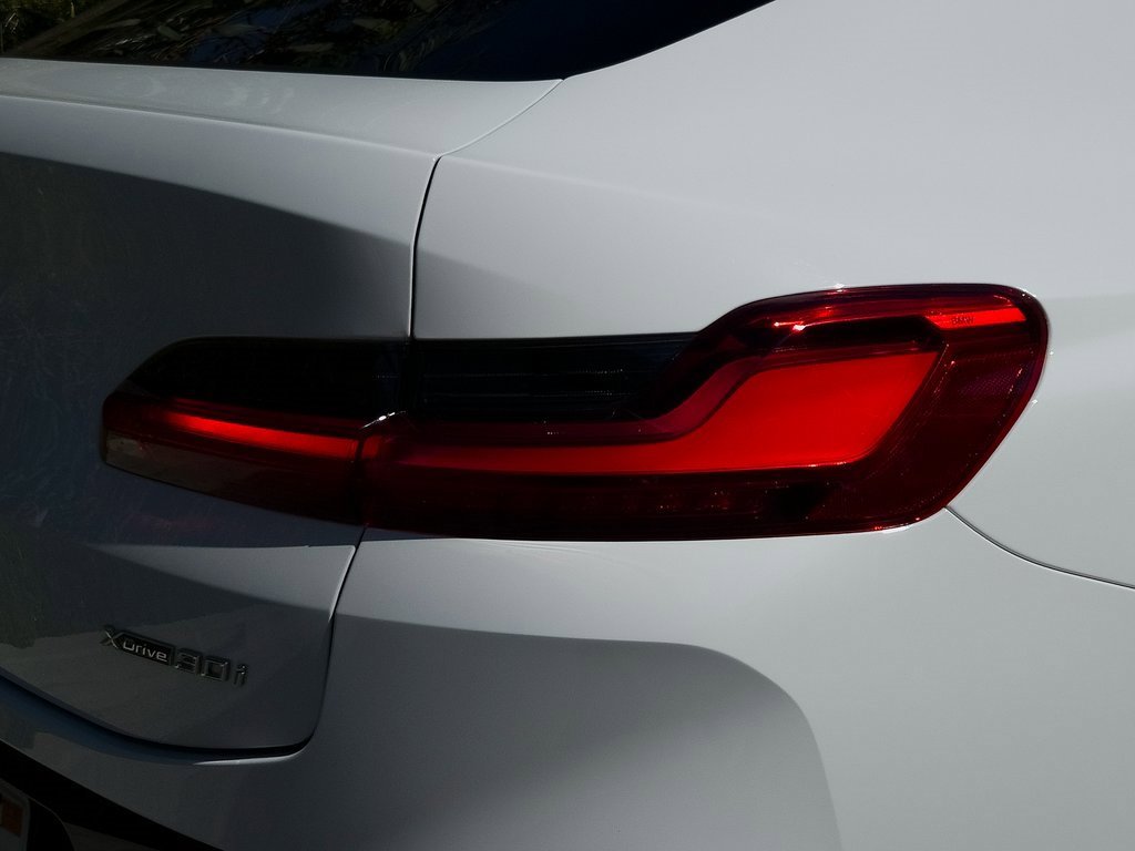 Used 2024 BMW X4 xDrive30i w/ Premium Package image 7