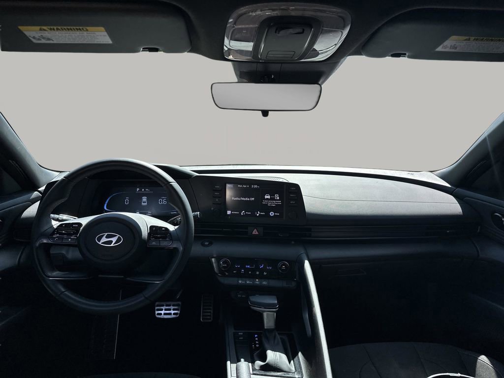 Used 2025 Hyundai Elantra Sport image 21