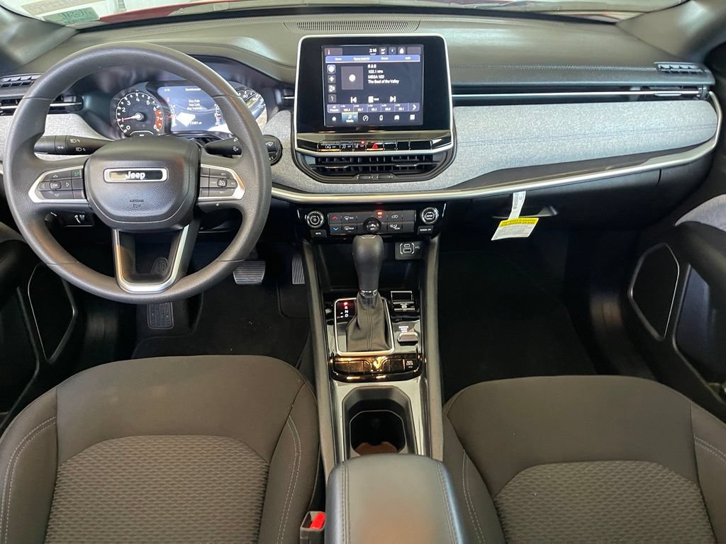 Used 2025 Jeep Compass Sport AWD/4WD image 9