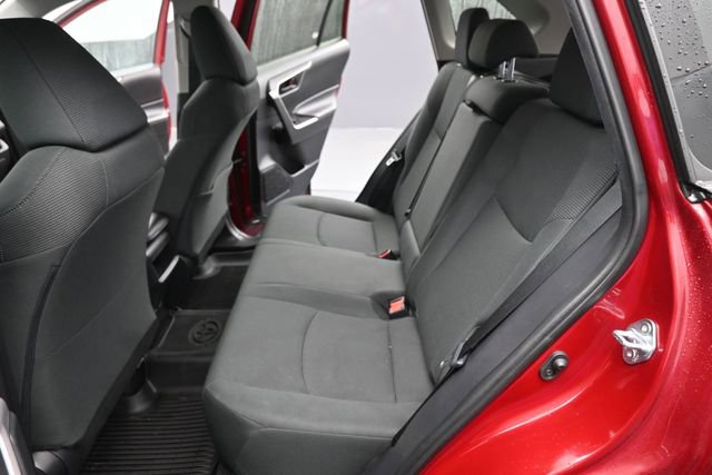Used 2021 Toyota RAV4 LE AWD/4WD image 11