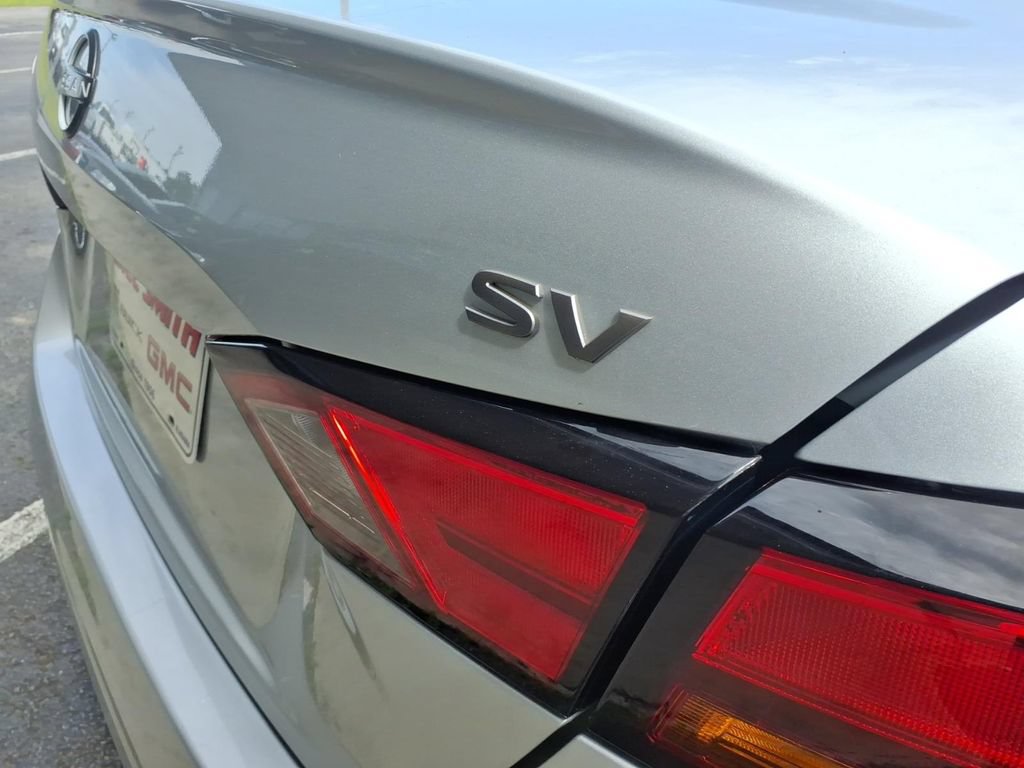 Used 2024 Nissan Altima 2.5 SV FWD image 14
